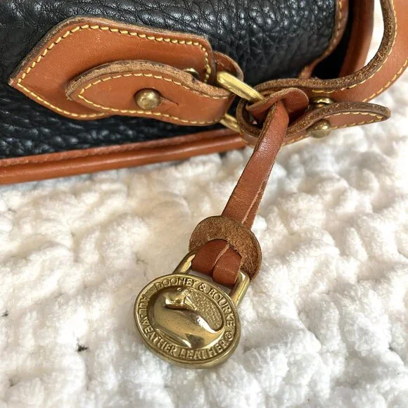 Vintage Dooney & Bourke Carrier Crossbody Bag (Navy/Tan) - Picture 7 of 15